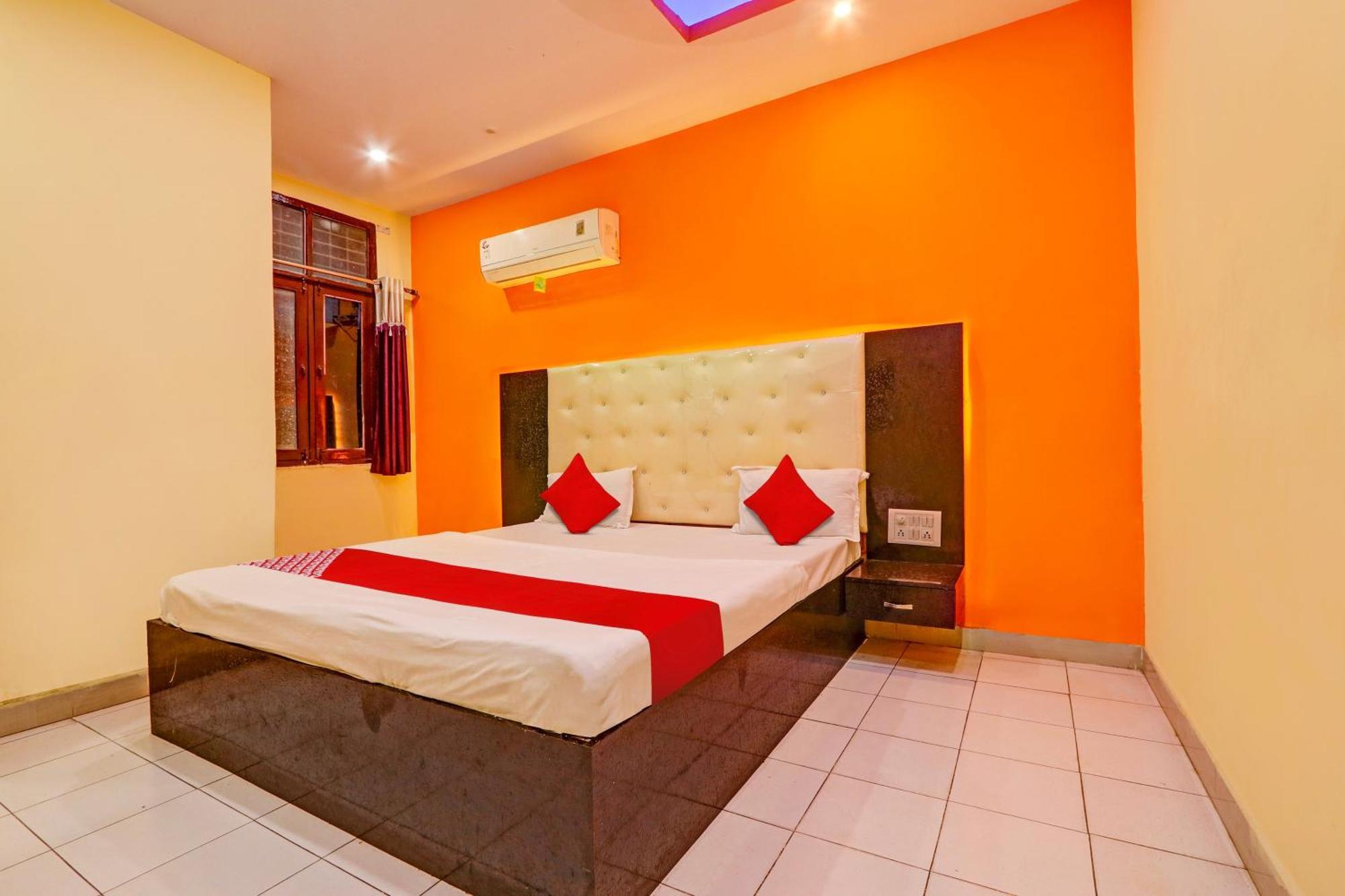 Oyo Flagship Hotel Samruddhi Lodge Nirmal  Buitenkant foto