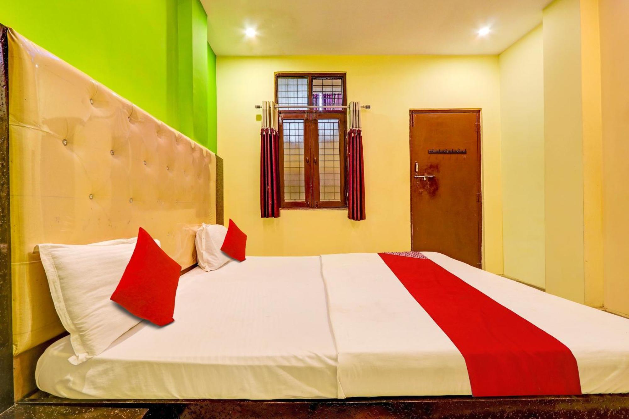 Oyo Flagship Hotel Samruddhi Lodge Nirmal  Buitenkant foto