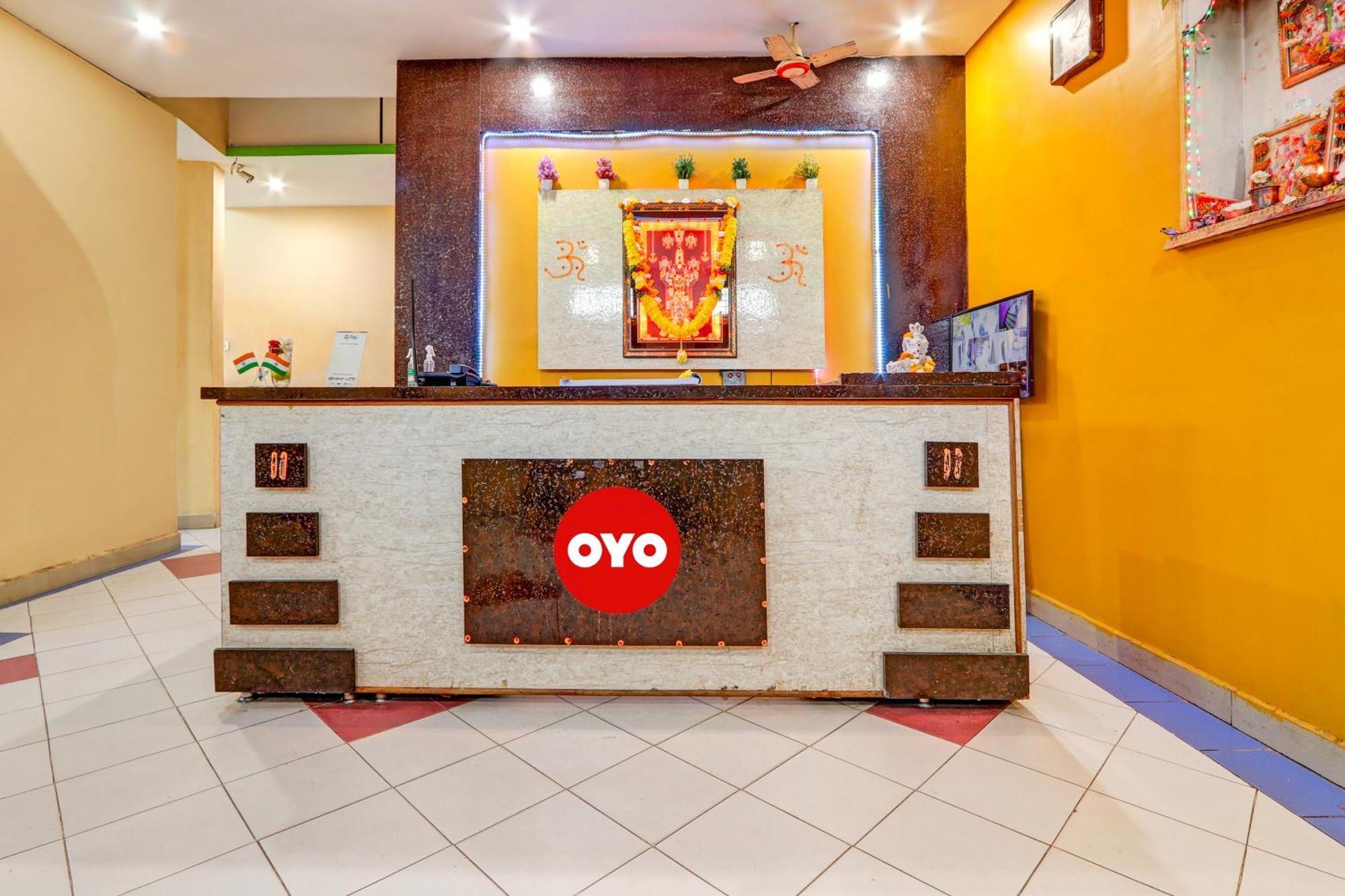 Oyo Flagship Hotel Samruddhi Lodge Nirmal  Buitenkant foto