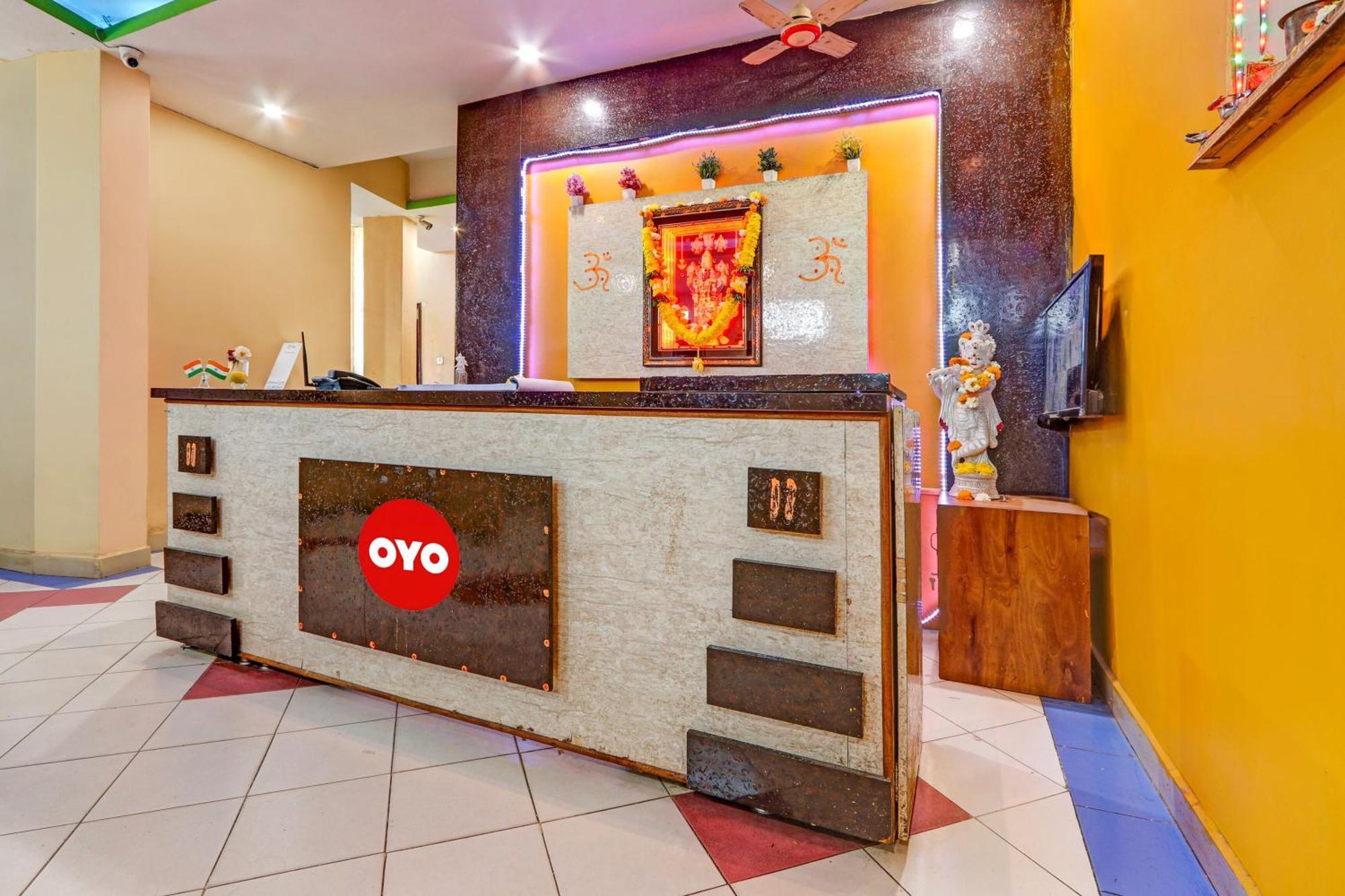 Oyo Flagship Hotel Samruddhi Lodge Nirmal  Buitenkant foto
